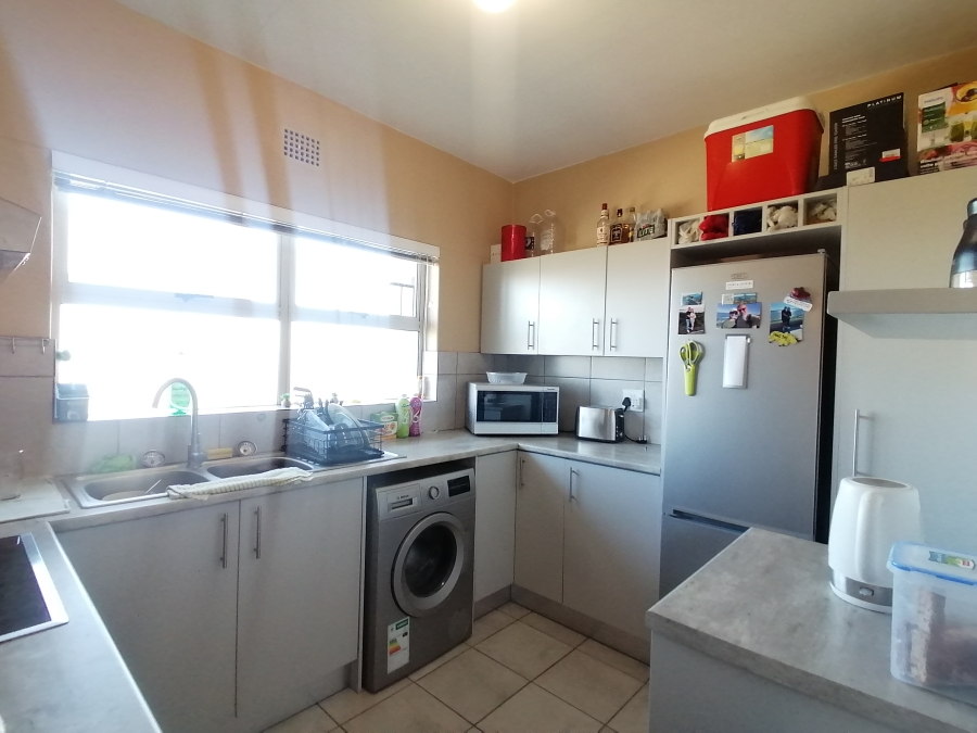 To Let 2 Bedroom Property for Rent in Table View Western Cape